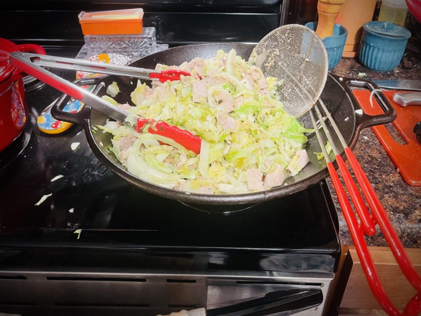 lodge cast iron wok